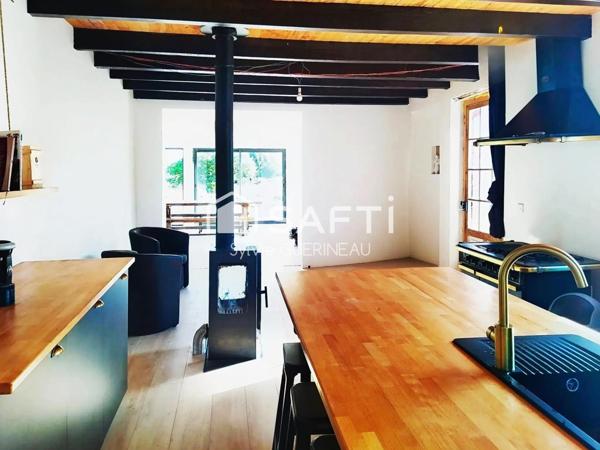 Maison de 215 m2 avec 5 chambres, 2 128 m2 terrain