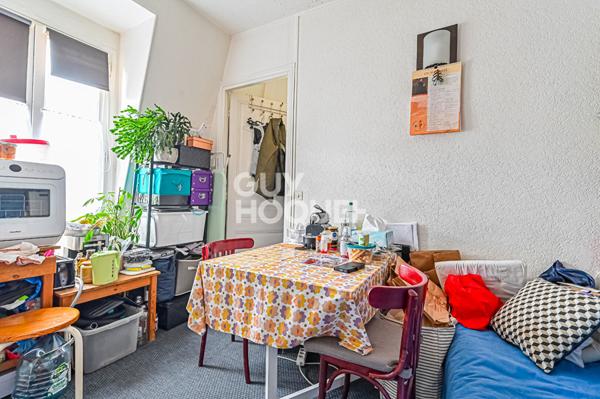 STUDIO EN DERNIER ETAGE PROCHE MONTGALLET