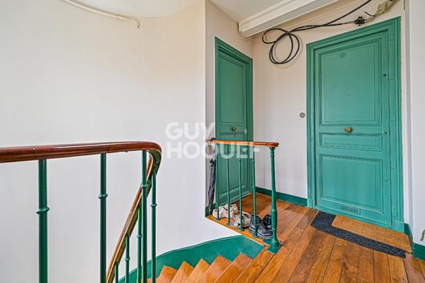 STUDIO EN DERNIER ETAGE PROCHE MONTGALLET