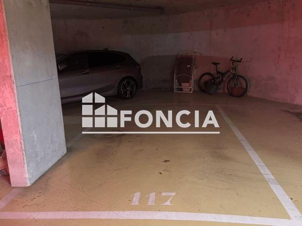 Location Parking 10 m² - 7 AVENUE DES ALLIES Le Plessis Robinson 92350
