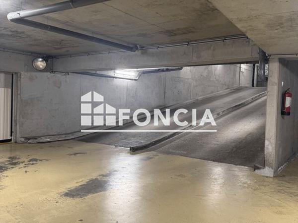 Location Parking 10 m² - 7 AVENUE DES ALLIES Le Plessis Robinson 92350