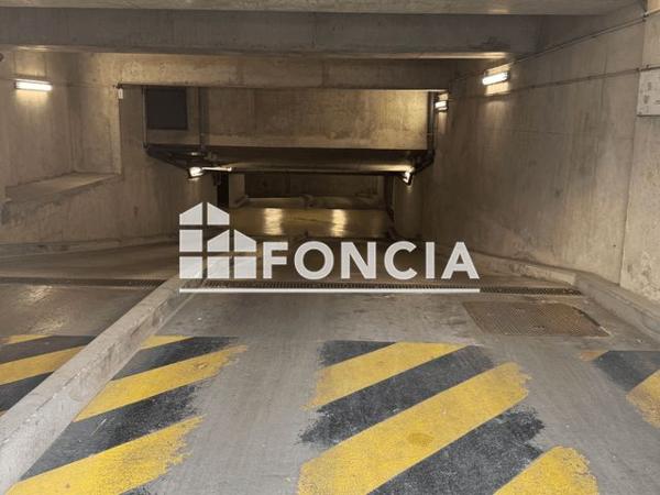 Location Parking 10 m² - 7 AVENUE DES ALLIES Le Plessis Robinson 92350