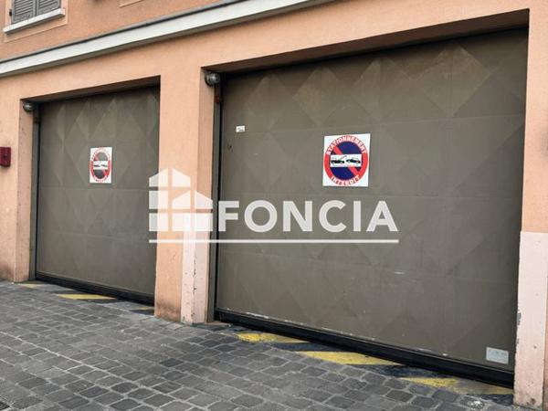 Location Parking 10 m² - 7 AVENUE DES ALLIES Le Plessis Robinson 92350