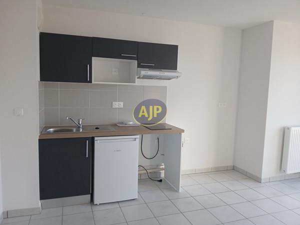 Location appartement La Rochelle : 685 € - AJP Immobilier Rochefort