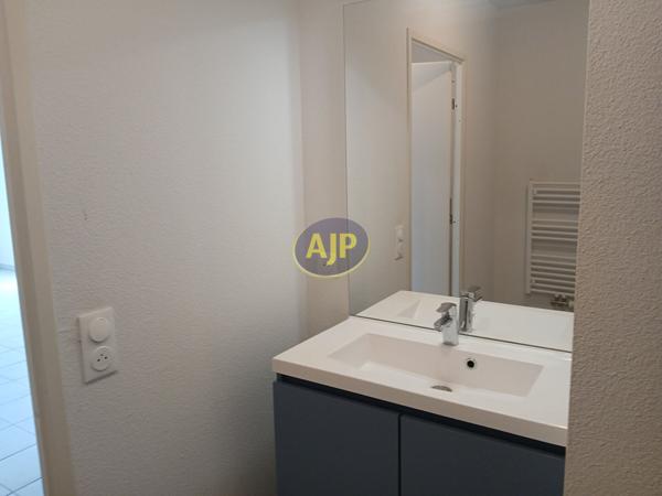 Location appartement La Rochelle : 685 € - AJP Immobilier Rochefort