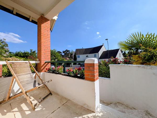 Maison familiale 5 pièces de 98 M² édifiée sur Terrain de 257 M² , Maisons laffitte Maison familiale 5 pièces de 98 M² édifiée sur Terrain de 257 M² , Maisons laffitte