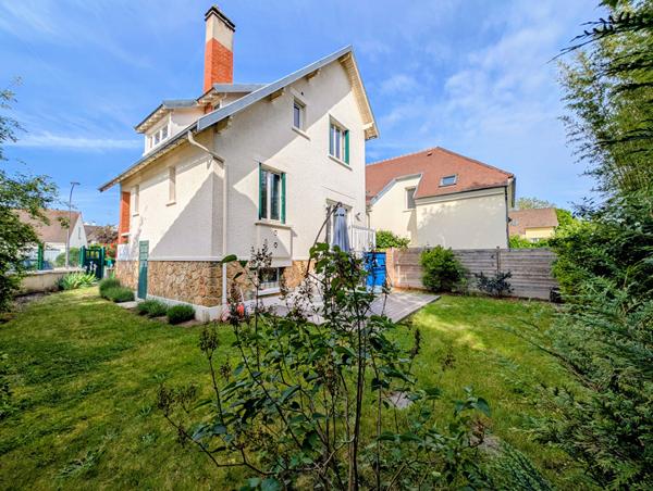 Maison familiale 5 pièces de 98 M² édifiée sur Terrain de 257 M² , Maisons laffitte Maison familiale 5 pièces de 98 M² édifiée sur Terrain de 257 M² , Maisons laffitte