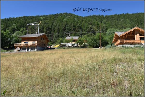Briançon, terrain de 1 775 m² avec vue panoramique