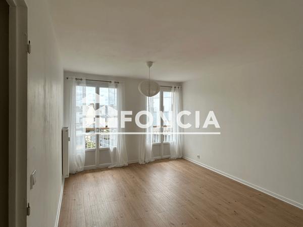 Location Appartement 2 pièces 44.89 m² - 171 RUE D'AUGE Caen 14000