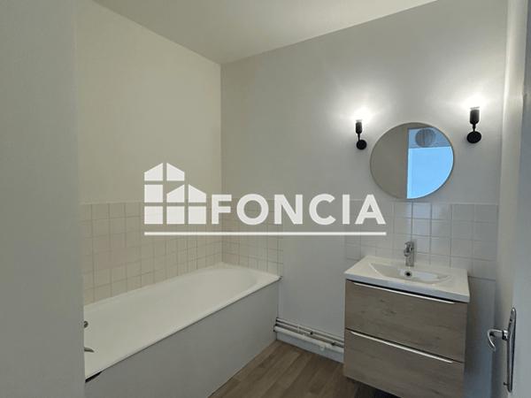 Location Appartement 2 pièces 44.89 m² - 171 RUE D'AUGE Caen 14000