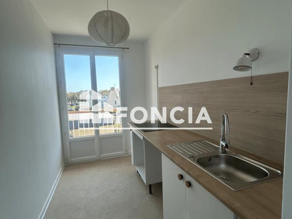 Location Appartement 2 pièces 44.89 m² - 171 RUE D'AUGE Caen 14000