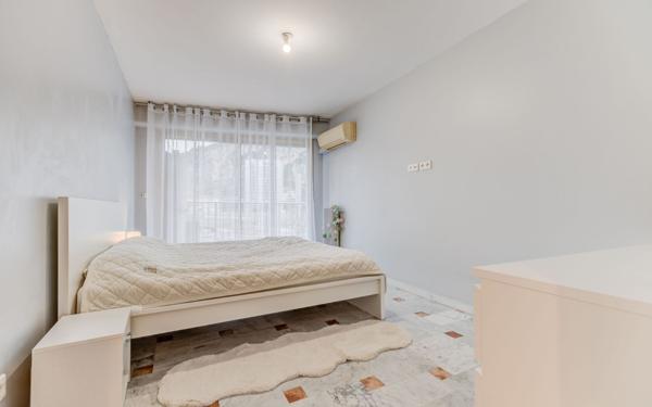 Appartement à vendre    2 pièces • 49,30 m2 Nice