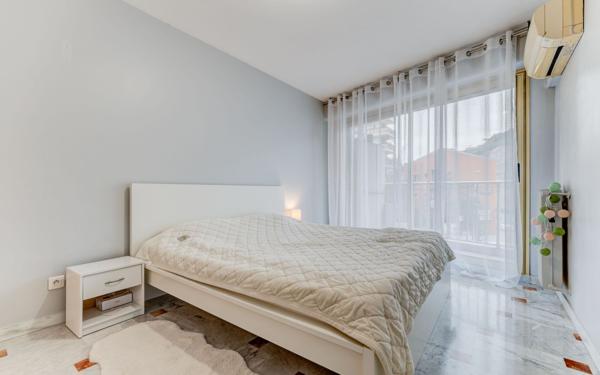 Appartement à vendre    2 pièces • 49,30 m2 Nice