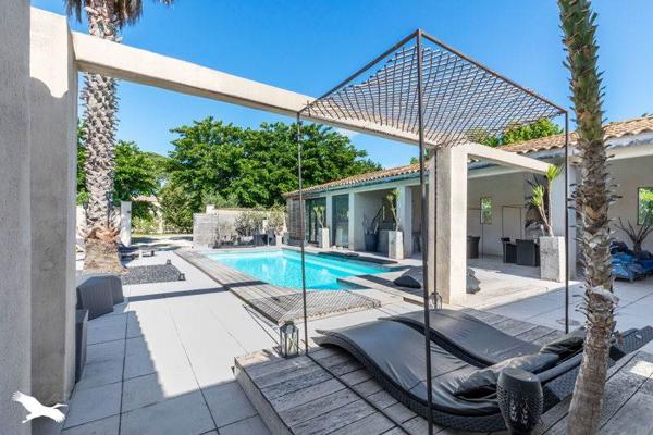 Maison à vendre 1 365 000 € Saint-Laurent-d'Aigouze 5 p 190 m² DPE A