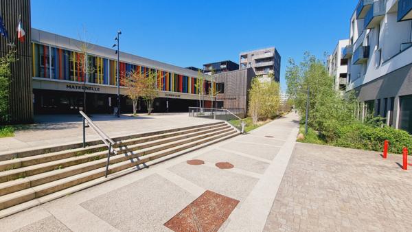 Appartement  Montreuil 3 pièces 64.6 m2