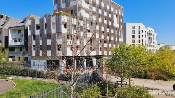 Appartement  Montreuil 3 pièces 64.6 m2