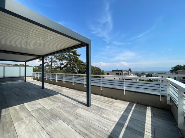 Gex (01170) Appartement en attique avec terrasse de 63 m2 / Vue imprenable