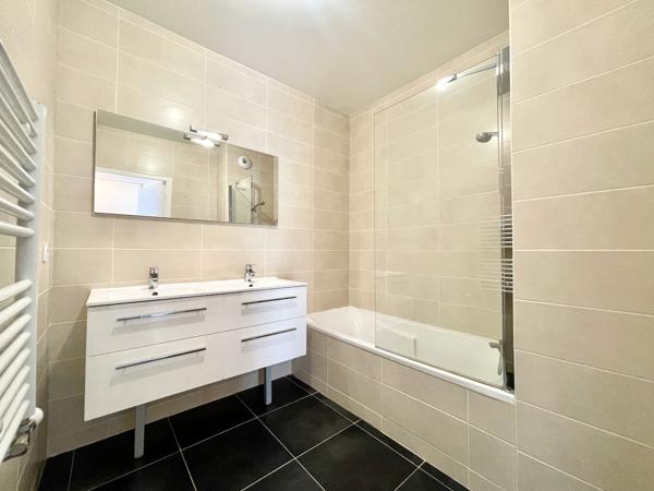 Gex (01170) Appartement en attique avec terrasse de 63 m2 / Vue imprenable