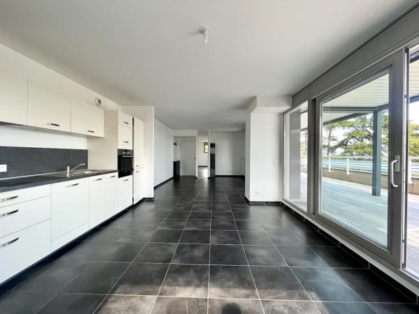 Gex (01170) Appartement en attique avec terrasse de 63 m2 / Vue imprenable