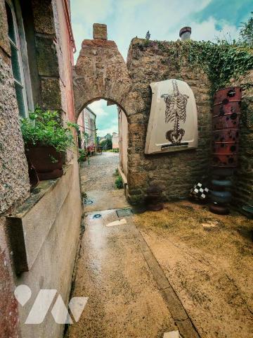 LE FAOUET local commercial et appartement