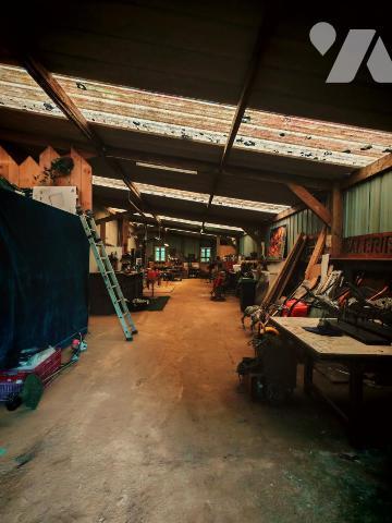 LE FAOUET local commercial et appartement