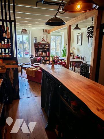 LE FAOUET local commercial et appartement