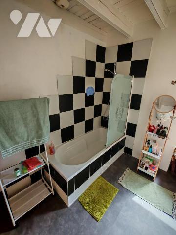 LE FAOUET local commercial et appartement