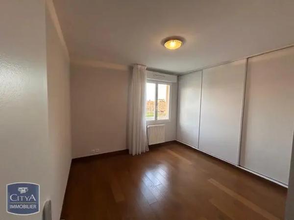 Appartement à louer 3 pièces 76.54m²