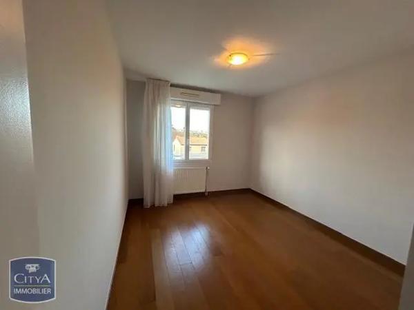 Appartement à louer 3 pièces 76.54m²