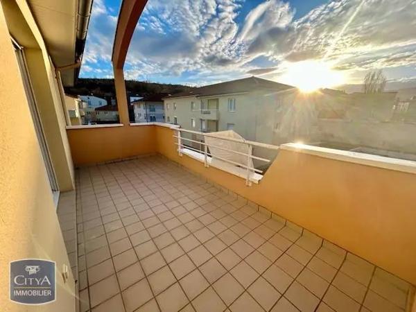 Appartement à louer 3 pièces 76.54m²