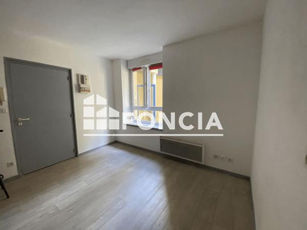 Location Appartement 2 pièces 28.41 m² - 23 RUE DE CLEVES Charleville Mezieres 08000