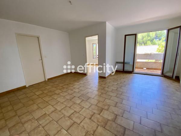 Appartement
         2 pièces
        - 46 m² 199 000 € *