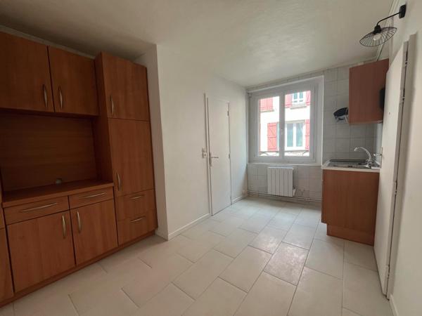 Studio idéalement situé au coeur du centre-ville de Luzarches