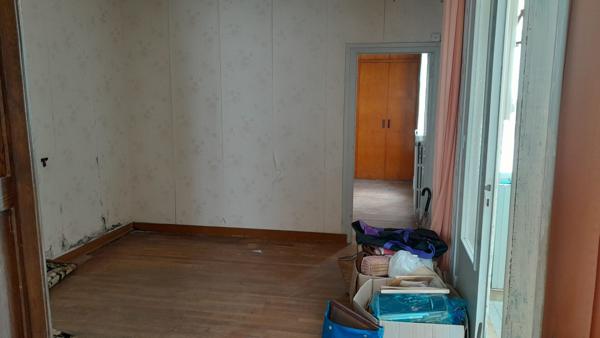 ROCHEFORT - Maison de faubourg  de 73 m²  avec garage à vélo  et cour.