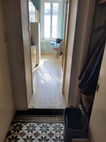 ROCHEFORT - Maison de faubourg  de 73 m²  avec garage à vélo  et cour.