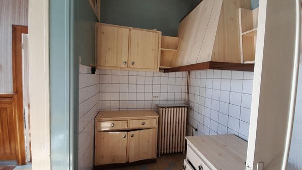 ROCHEFORT - Maison de faubourg  de 73 m²  avec garage à vélo  et cour.