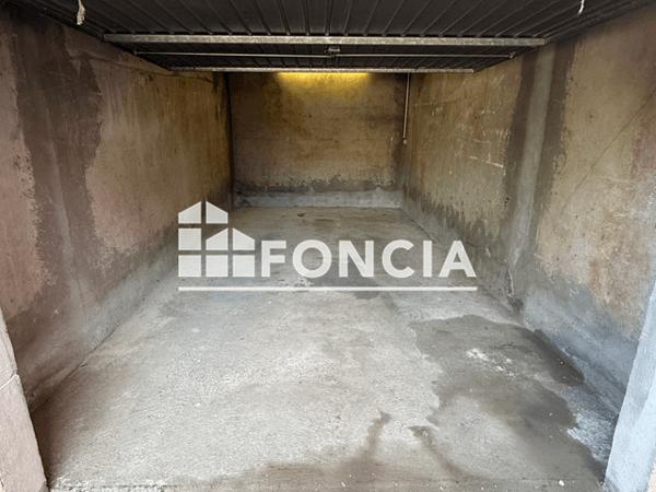 Location Parking - RUE ACHILLE EMPERAIRE Aix En Provence 13090