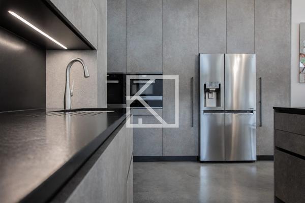 PROPRIETE CONTEMPORAINE UNIQUE