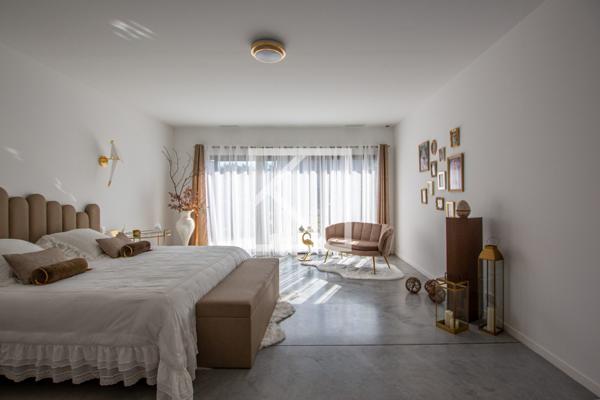 PROPRIETE CONTEMPORAINE UNIQUE