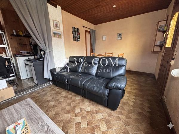 Maison
                                                                                                                                                                                                                                                                                                                        4 pièce(s)                                                                                                                                                                                                          2 chambre(s)                                                                                                                                                                                                          63  m²