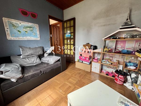 Maison
                                                                                                                                                                                                                                                                                                                        4 pièce(s)                                                                                                                                                                                                          2 chambre(s)                                                                                                                                                                                                          63  m²