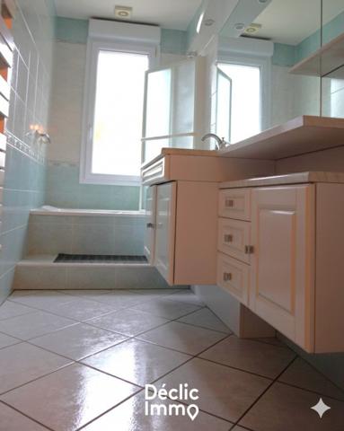 Vente maison La roche sur yon, 113m² 5 pièces 199 900€ avec garage