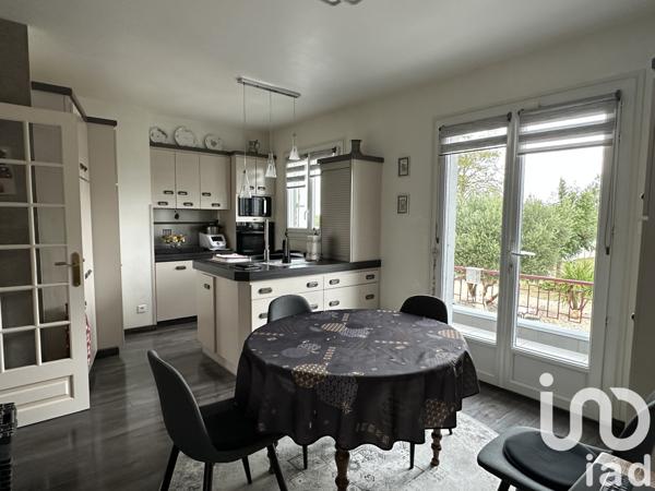 House for sale 6 rooms 209 m² Parthenay