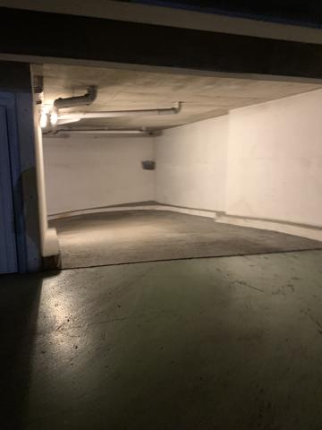 Paris (75011) BOX FERMÉ - Rue de lappe