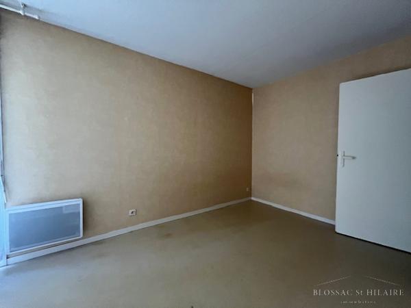 POITIERS, RUE DE LA PLAINE, STUDIO AVEC PARKING