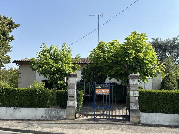 Marmande proche toutes commodités maison à fort potentiel avec garage et jardin