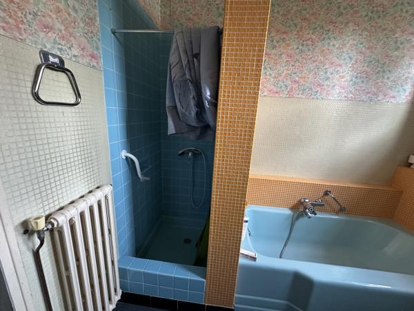 Marmande proche toutes commodités maison à fort potentiel avec garage et jardin