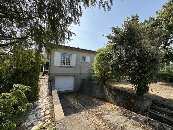 Marmande proche toutes commodités maison à fort potentiel avec garage et jardin