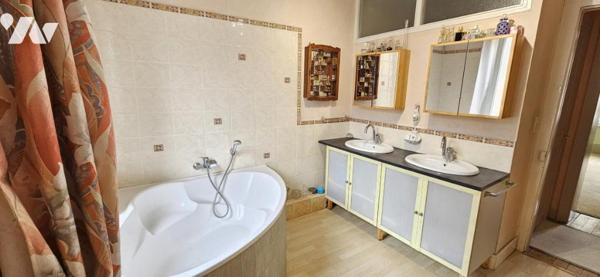 Maison de ville au centre de RAON L'ETAPE