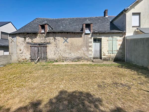 Dépendance en pierres à réhabiliter, jardin, puits